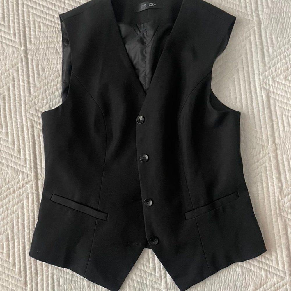 Black button up blazer - sleeveless